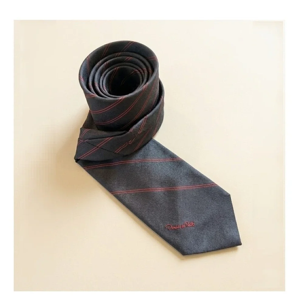 Oscar de la Renta Mens Necktie Charcoal Grey Red Diagonal Striped Silk Tie